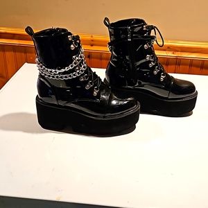 Platform boots